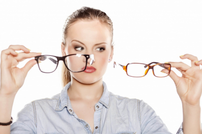 Стоит ли носить офисные очки: плюсы и минусы